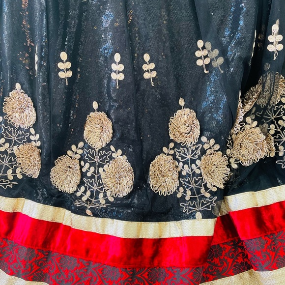 Black & Red Anarkali set - Picture 4 of 14